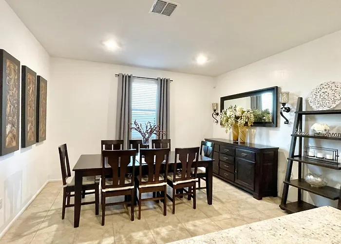 6 Bedroom Desert Retreat Holiday home Tucson