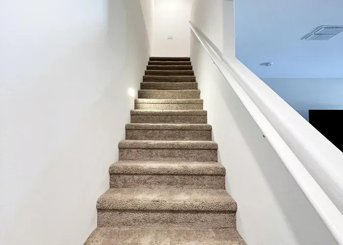 6 Bedroom Desert Retreat Holiday home Tucson